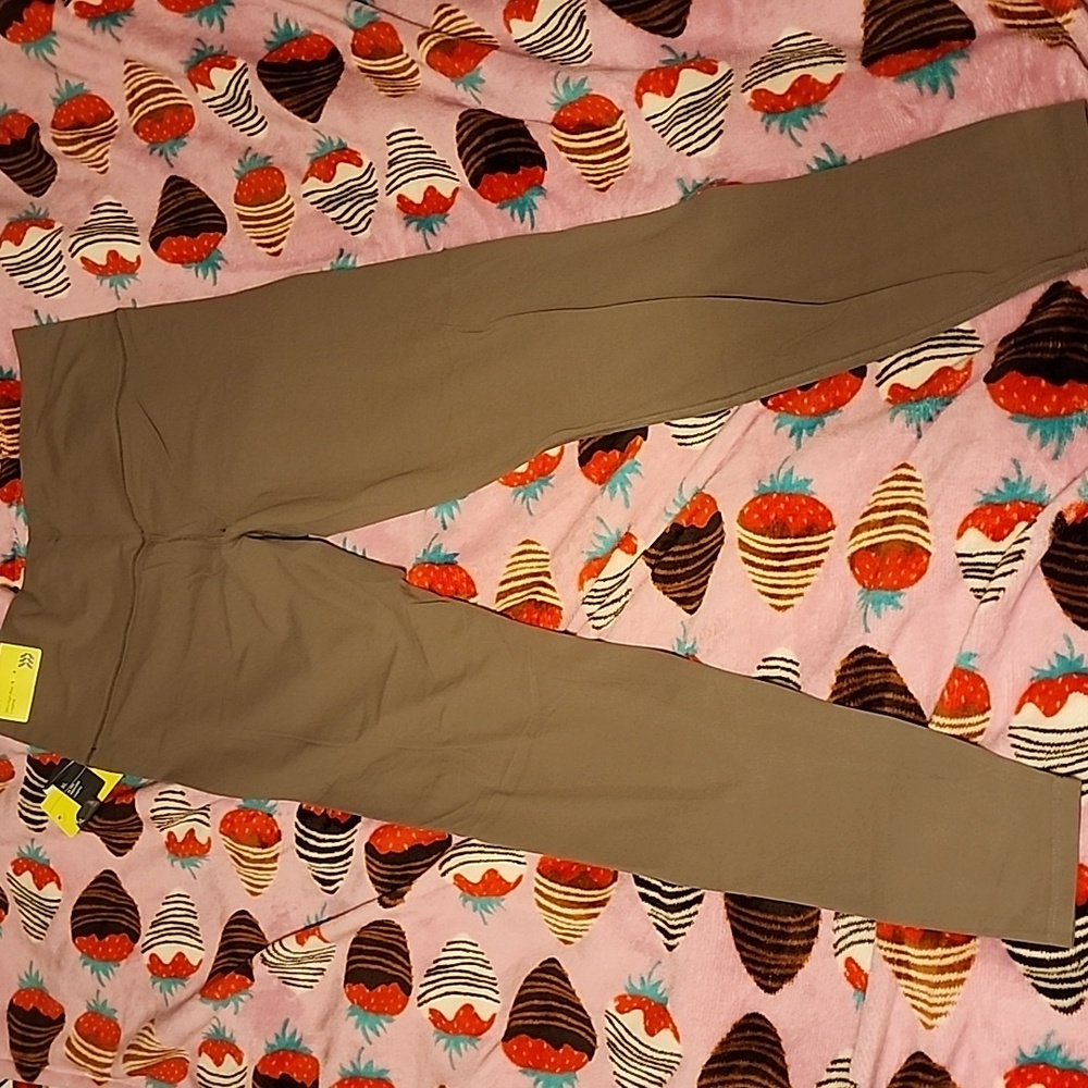 All In Motion Leggings - Picture 2 of 5